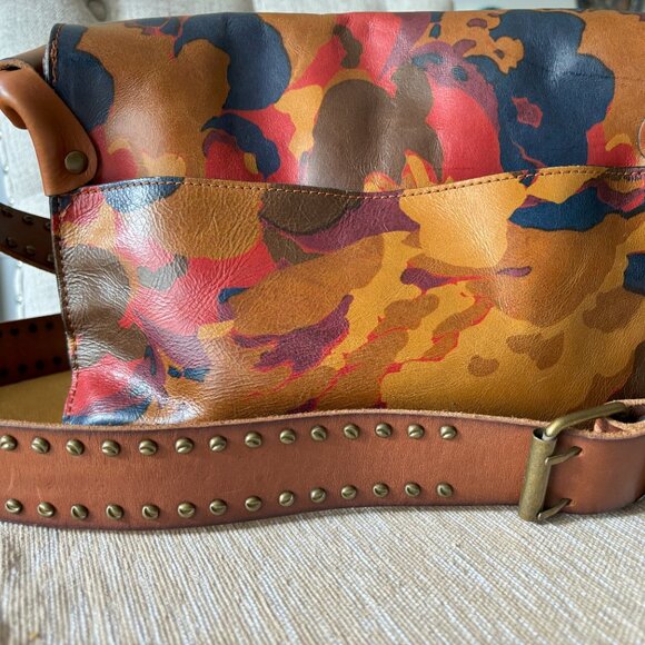 Price Drop,Patricia Nash  Winter Bloom Collection Leather Crossbody Bag. - Picture 2 of 10